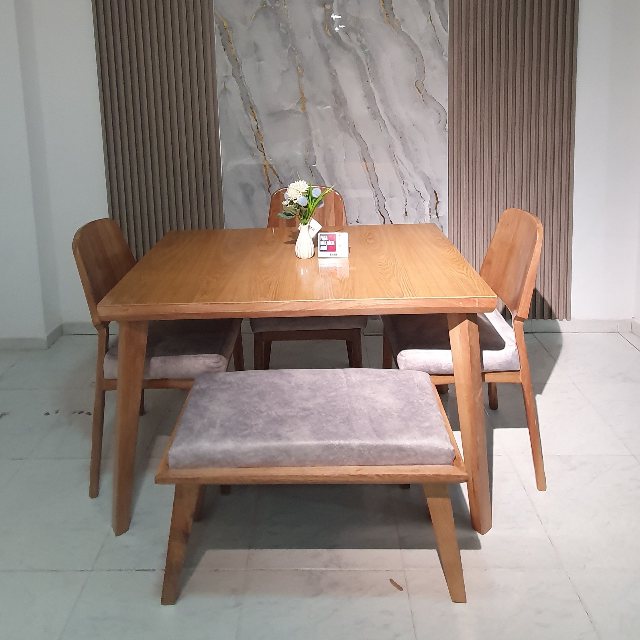 OUTLET COMEDOR MONTECARLO